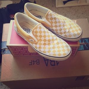 Vans slip on checkerboard ochre men’s 8.5